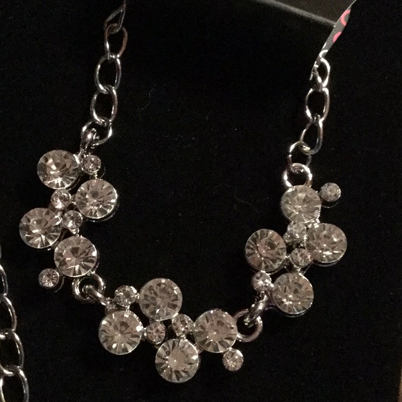 Silver Blockbuster: Necklace, Earrings, Bracelet. - Picture 3 of 4